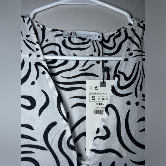 NWT Zara Dress, Black/White, Maxi, Poof Sleeve, size small - Picture 4 of 6